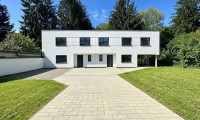 Haus - 3400, Klosterneuburg - HOCHWERTIGE ERSTBEZÜGE I Häuser + Wohnungen I TOP-Ausstattung I Vollunterkellerung I Privater Zugang zum Kierlingbach I Eigengrund