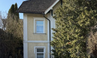 Haus - 3400, Klosterneuburg - Sanierungswürdiger Altbau mit Innenhof & Gedichten