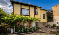 Haus - 2500, Baden - Charmantes Stadthaus in Badens bester Lage | Familientraum auf drei Ebenen