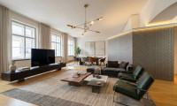 Wohnung - 1040, Wien - Exklusives Altbaujuwel Nähe Karlsplatz & Naschmarkt - Stilvolle 3-Zimmer-Wohnung mit Loftcharakter in Bestlage des 4. Bezirks - 4. Liftstock