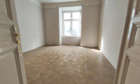Wohnung - 1070, Wien,Neubau - Westbahnstraße/Neubaugasse! Helle 2-Zimmer Altbauwohnung zum Sanieren im 1. Stock! Top05