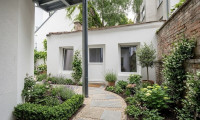 Wohnung - 1170, Wien - U-Bahn-Nähe U3 und U6! 3-Zimmer-Altbau-Wohnung mit Atelier und Eigengarten in generalsaniertem Gründerzeithaus