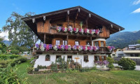 Haus - 6212, Maurach - Großes gepflegtes traditionelles Tirolerhaus mit 4 Wohneinheiten am Achensee.