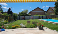 Wohnung - 1210, Wien - Traumhafte 4-Zimmer-Gartenwohnung mit Pool, Sauna und 530 m² Eigengarten