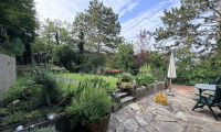 Haus - 3400, Klosterneuburg - Sanierungsbedürftiger Bungalow in Waldrandlage mit Grünblick