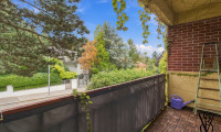 Wohnung - 1190, Wien - Untersievering: 2-Zimmer-Wohnung mit Loggia ins Grüne und Garagenplatz – zum Renovieren