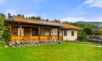 Haus - 9555, Glanegg - Platz für die ganze Familie - Vollunterkellerter Bungalow mit Pool in Glanegg!