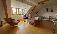 Wohnung - 8010, Graz - Moderne, lichtdurchflutete 2-Zimmer-Dachgeschoss-Wohnung am SCHILLERPLATZ: Wohnen/Essen/Kochen, Schlafzimmer- Gemütlich, gepflegt, mit Kellerabteil, Badezimmer und Toilette getrennt