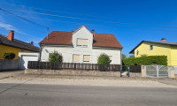 Haus - 2231, Strasshof an der Nordbahn - Großzügiges 8-Zi-Haus mit Garten & Garage in Strasshof, Top Lage um 449.000 €!