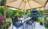 Wohnung - 9073, Klagenfurt,13.Bez.:Viktring - Hausgefühl in Viktring: 4-Zimmer-Wohnung mit ca. 450 m² Eigengarten, eigenem Pool & Tiefgarage inklusive