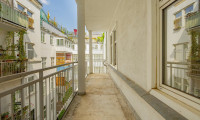 Wohnung - 1070, Wien - Zieglergasse - hofseitiger 2 Zimmer Altbau mit 11,18m2 großem Balkon