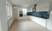 Wohnung - 2560, Berndorf - Helle 128 m² Mietwohnung mit Balkon & eigenem Gartenbereich in Berndorf