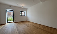 Wohnung - 83395, Freilassing - Neue 54 m² 2-Zi. Gartenwohnung mit Altbau-Charme! Sofort zu beziehen!