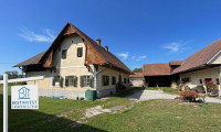 Haus - 8561, Köppling - Bauernhaus mit Nebengebäuden und optionalem Ackerland