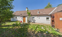 Haus - 3862, Groß-Radischen - Ruhig wohnen im Waldviertel: Haus mit Garten, Garage und Entwicklungspotenzial nahe dem Schwimmteich