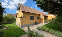 Haus - 2201, Gerasdorf bei Wien - Gepflegtes Einfamilienhaus in absoluter Ruhelage – 428 m² Grundstück mit Garten & großzügiger Garage