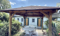 Haus - 2353, Guntramsdorf - RUHIGE SACKGASSENLAGE MIT POTENZIAL – 652 M² GRUNDSTÜCK MIT EINFAMILIENHAUS, POOL & EINREICHPLAN IN GUNTRAMSDORF ZU KAUFEN!