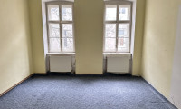 Wohnung - 1160, Wien - Kleine Wohnung hofseitig + Therme + 4. Stock (ohne Lift) + Lugner City/U6 Burggasse