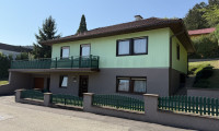 Haus - 2752, Wöllersdorf - Sonnenseite! Einfamilienhaus in Wöllersdorf mit Garten, Garage, Terrasse und Platz für die ganze Familie!