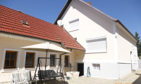 Haus - 7344, Stoob - Vielseitiges Einfamilienhaus mit separater Wohneinheit, großzügigen Nebengebäuden & Pool