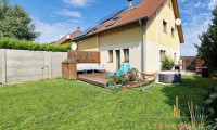 Haus - 2201, Seyring - WOHLFÜHLOASE: Charmante Doppelhaushälfte in Seyring mit Garten, Kamin & moderner Ausstattung