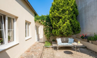 Haus - 2325, Himberg - Sanierungsbedürftiges Zweifamilienhaus auf Eigengrund mit Garten und zwei Stellplätzen am Grundstück in Himberg bei Wien!