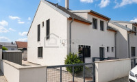 Haus - 7100, Neusiedl am See - Urlaubsgefühl inklusive - Neuwertiges 6-Zi-Einfamilienhaus direkt beim Neusiedler See mit Terrasse & Klimaanlage!