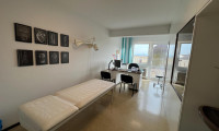 Büro / Praxis - 4840, Vöcklabruck - TOP INVESTMENT! Vermietete Ordination ca. 112 m² Fläche mit sonniger Terrasse, Loggia und Fernblick, 100% barrierefrei in 1A Lage Stadtplatz / Vöcklabruck