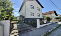 Haus - 2540, Bad Vöslau - Bestlage Bad Vöslau – Großzügiges Ein- oder Zweifamilienhaus mit viel Potenzial