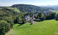 Haus - 2384, Breitenfurt bei Wien - Ruhepol mit Weitblick: 1.354 m² Eigengrund am Wienerwald! | ZELLMANN IMMOBILIEN