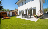 Haus - 2201, Gerasdorf bei Wien - Perfekt für Familien: Exklusives Einfamilienhaus mit uneinsehbaren Garten & Schnellbahn ums Eck - Ruhe, Sonne, Platz!