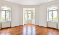 Wohnung - 1070, Wien,Neubau - +++ Stilvolle 114m²-Altbauwohnung in TOP LAGE mit Erker & Schwedenofen I Lift I Garage I Nähe Mariahilfer Straße ++