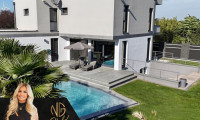Haus - 2475, Neudorf - Lifestyle pur – Traumhaus mit Pool, Palmen, Poolhouse, Sauna, Wohnkeller & 4 Garagen