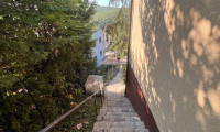 Haus - 3400, Klosterneuburg - Wohnen im Grünen: Einfamilienhaus in idyllischer Hanglage mit Sanierungsbedarf und Gestaltungspotenzial