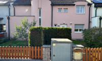 Haus - 4600, Wels - Ein Zuhause zum Ankommen – Reihenhaus mit Kamin, Terrasse und privatem Garten in Wels