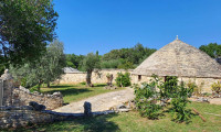 Haus - 52215, Betiga - Charmantes Ferienhaus in Betiga, Kroatien – 3 Zimmer, Garten, Terrasse, Solar 100 Meter vom Meer entfernt 850 qm Grundstück