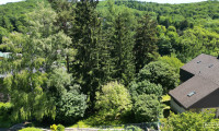 Grundstück - 3001, Mauerbach - BAUGRUNDSTÜCK IN MAUERBACH – 1.071 m² IN RUHIGER HANG- UND GRÜNLAGE MIT ENTWICKLUNGSPOTENZIAL | ZELLMANN IMMOBILIEN