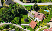 Grundstück - 3001, Mauerbach - BAUGRUNDSTÜCK IN MAUERBACH – 4.242 m² IN RUHIGER HANG- UND GRÜNLAGE MIT ENTWICKLUNGSPOTENZIAL | MIT ALTBESTAND | ZELLMANN IMMOBILIEN