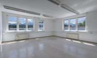 Büro / Praxis - 9500, Villach - Attraktive Bürofläche mit 4 großen Räumen in guter Lage