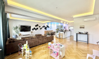 Wohnung - 8055, Graz - Exklusive 4,5-Zimmer-Wohnung mit 156 m² Wohnfläche, Garten, Terrasse, Garage und hochwertiger Ausstattung