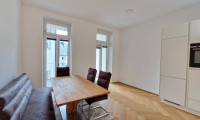 Wohnung - 1140, Wien - Altbautraum! Stilvolle Ruheoase mit edlem Fischgrätparkett & Süd-Terrasse