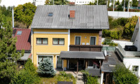 Haus - 2700, Wiener Neustadt - Großzügiges ökologisches Einfamilienhaus in Wiener Neustadt mit Pool, Balkon und viel Ausbaupotential!
