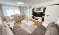 Wohnung - 4663, Laakirchen - Helle 3,5-Zimmer-Wohnung | 6. Stock mit Lift | Südloggia mit Bergblick | eigene Garage