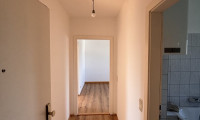 Wohnung - 4020, Linz - Leistbare 3-Zimmer-Wohnung mit großzügiger Wohnküche und flexiblem Kinderzimmer/Ankleidezimmer am Froschberg! Verfügbar ab 01.10.2026!