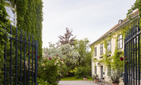 Haus - 3506, Hollenburg - Wohnen im Schlossgarten | Historisches Biedermeier-Stöckl mit großzügigem Privatgarten & exklusivem Badeteich