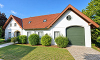 Haus - 7122, Gols - Seltene Gelegenheit in Gols: Großzügiges Anwesen auf 1.565 m² Grund mit Teilungsmöglichkeit