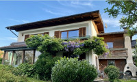 Haus - 5300, Hallwang - HALLWANG: Großzügiges Zweifamilienhaus mit Garten, Terrasse sowie Balkonen – viel Potenzial vor den Toren Salzburgs!
