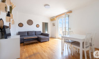 Wohnung - 1100, Wien - Charmante Dachgeschosswohnung mit Balkon – modernisiert & bezugsbereit