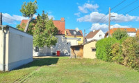 Grundstück - 2201, Gerasdorf bei Wien - 815 m² Grundstück mit Entwicklungspotenzial (3 Garagen)