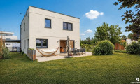 Haus - 3481, Fels am Wagram - Modernes Einfamilienhaus mit privatem Seezugang & PV-Vorbereitung